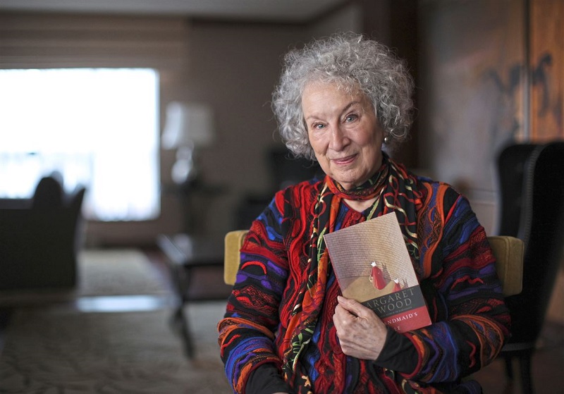 mẹo viết tiểu thuyết giả tưởng của Margaret Atwood