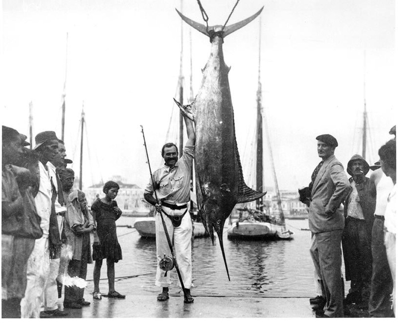 Ernest Hemingway thích săn bắn và câu cá
