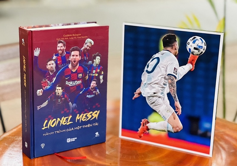 "Lionel Messi: Hành trình của một thiên tài" là một cuốn sách hay về bóng đá