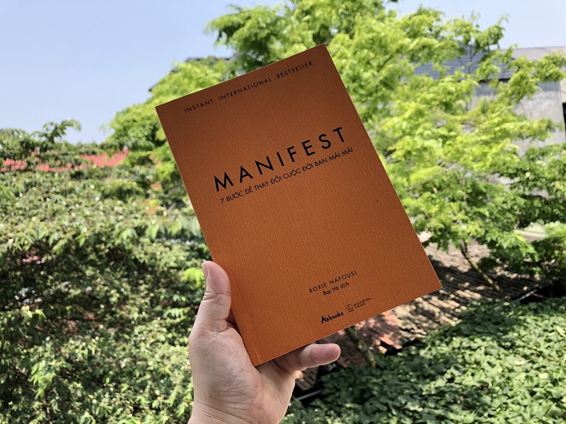 Manifest - 7 bước để thay đổi cuộc đời bạn mãi mãi của Roxie Nafousi