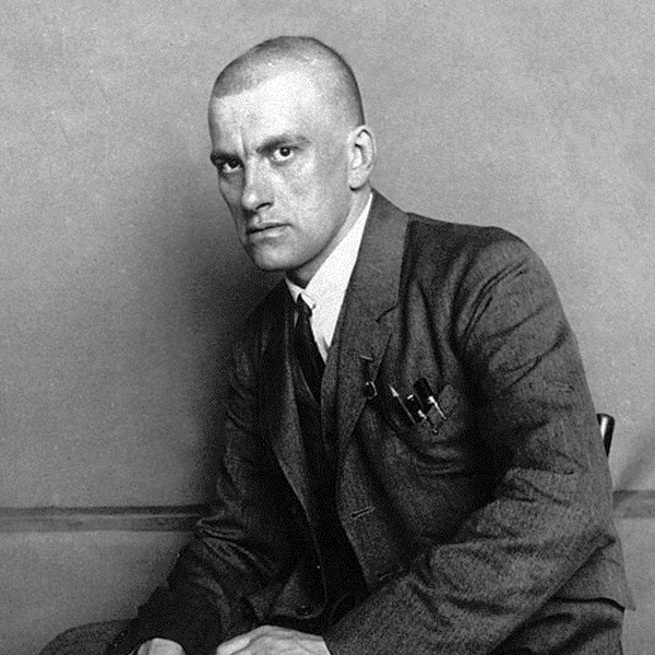 Nhà thơ Vladimir Mayakovsky (1893-1930)